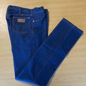 Wrangler Men's Classic 13MWZ Jeans. Size 36x38